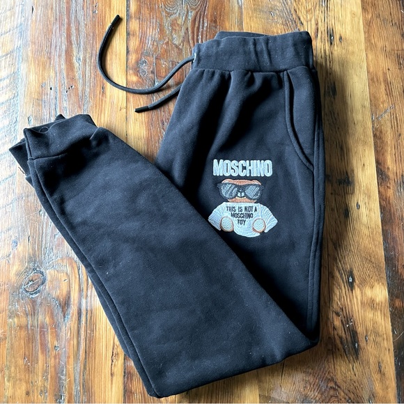 Authentic- MOSCHINO Teddy Bear Crewneck + Jogging Pants Set. - Picture 4 of 11